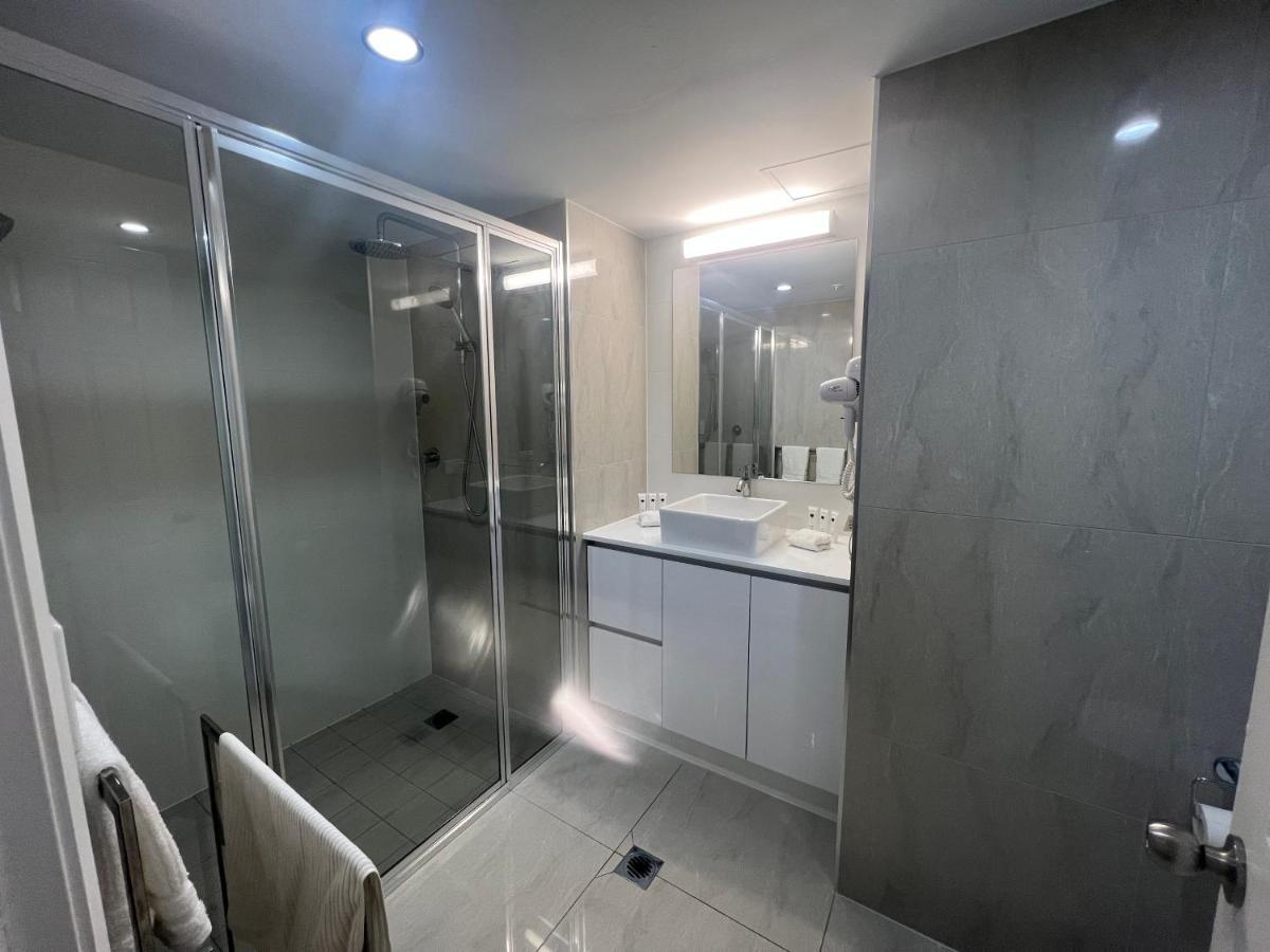 Stunning 2 Bedroom Ocean View Apartment Gold Coast Exterior photo